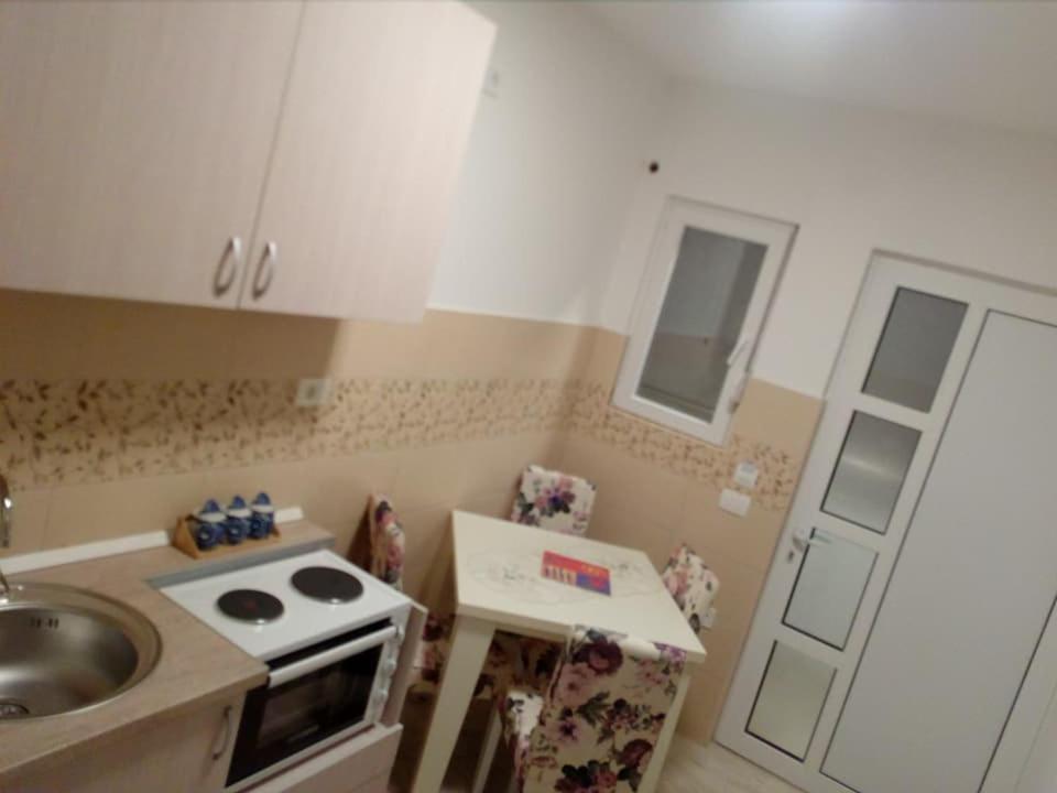 Apartmani M&V Sutomore Eksteriør billede