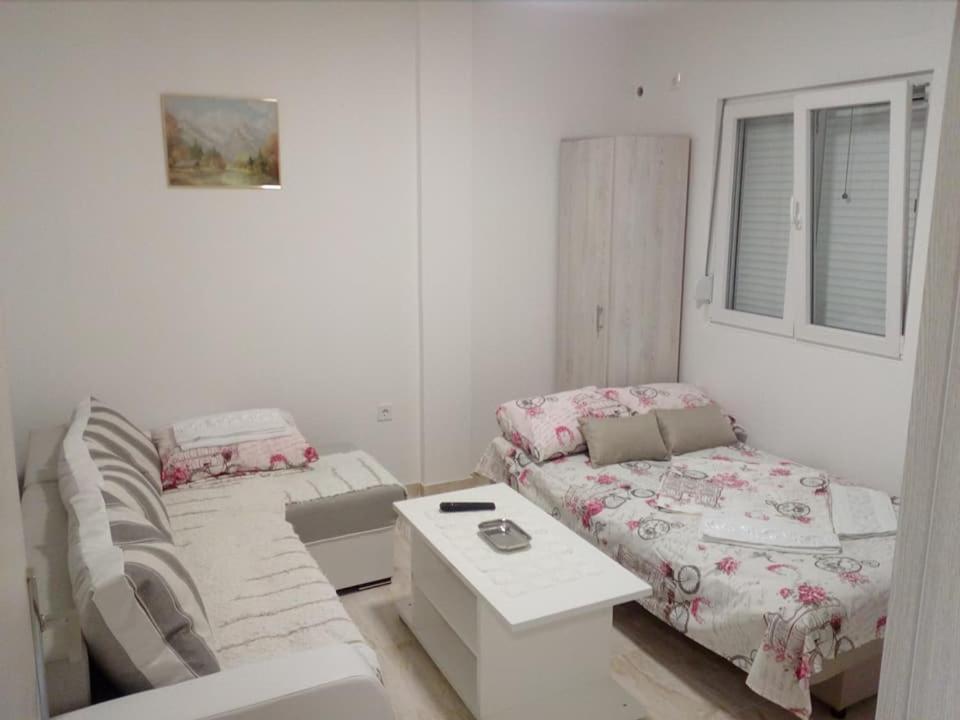 Apartmani M&V Sutomore Eksteriør billede